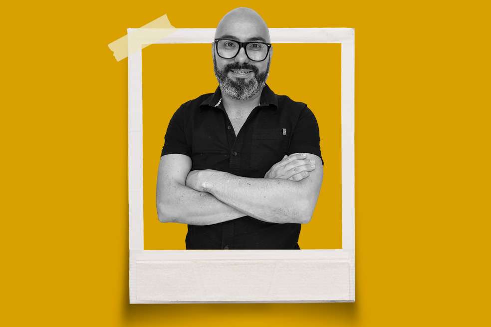 Raúl Fernando Zuleta se desempeña como profesor de artes en la Facultad de Artes de la Universidad de Antioquia.