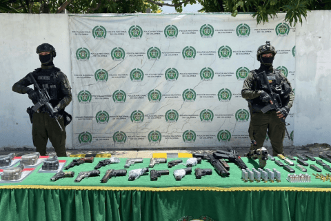 Incautan arsenal de armas y 200 kilos de cocaína en operativo en Barranquilla
