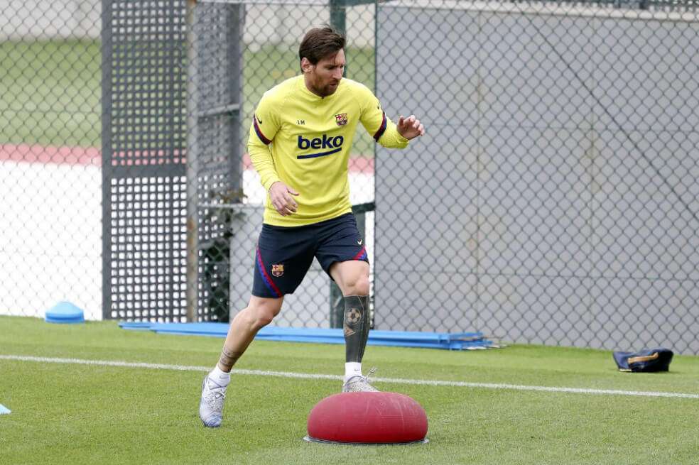 El argentino Lionel Messi en el regreso a los entrenamientos. / AFP