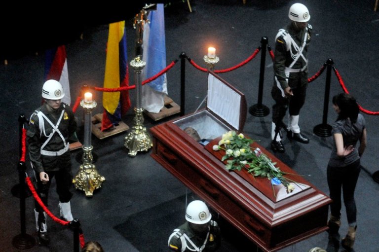 Caleños rinden homenaje a Jairo Varela