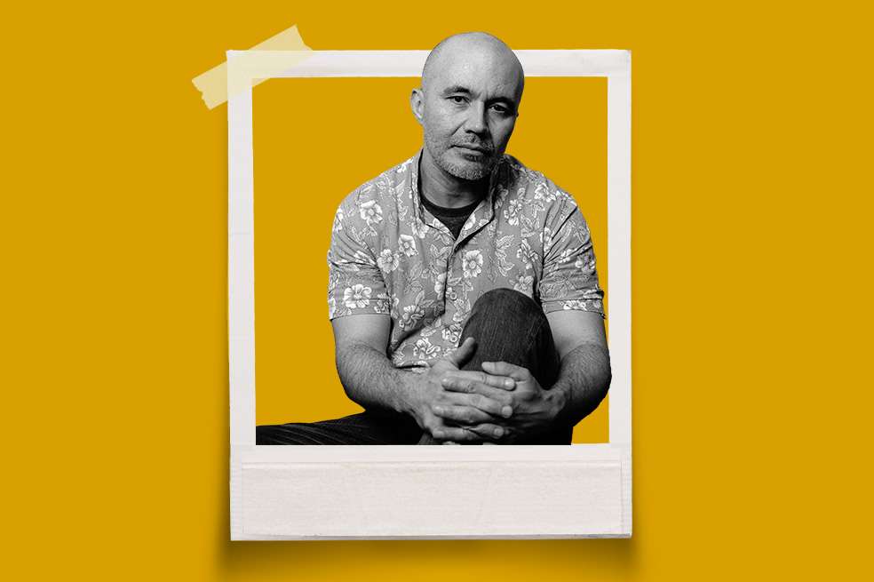 Efrén Giraldo es doctor en literatura, ensayista, crítico, cuentista, curador y profesor.