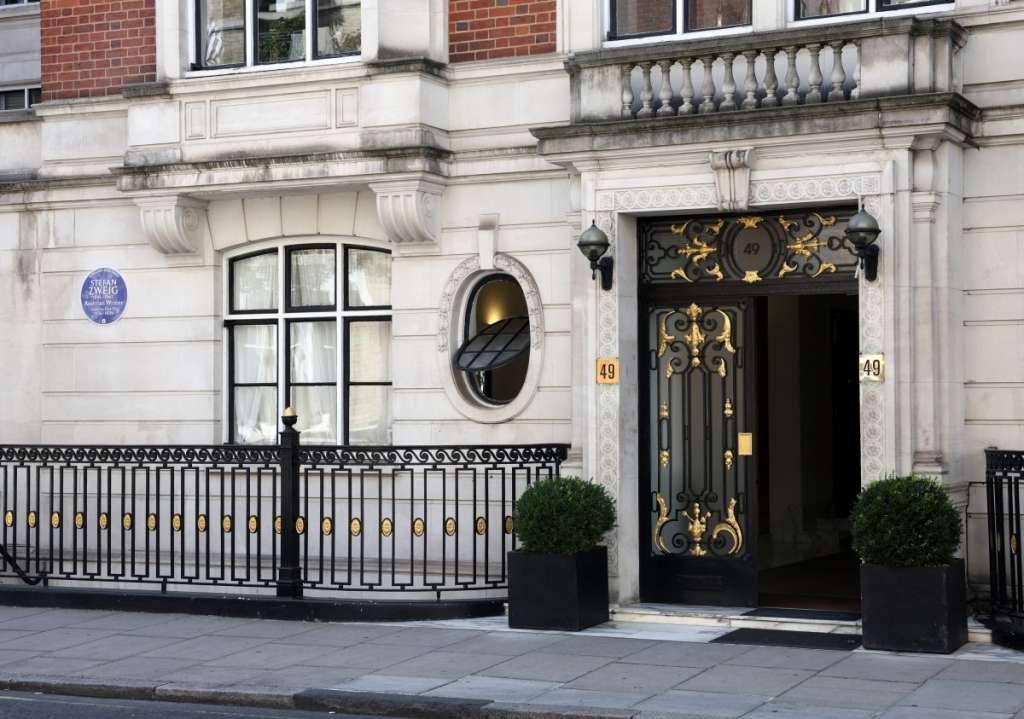 An English Heritage Blue Plaque for Austrian writer Stefan Zweig, is displayed on the exterior of a flat on Hallam street, in central London, on August 3, 2026.