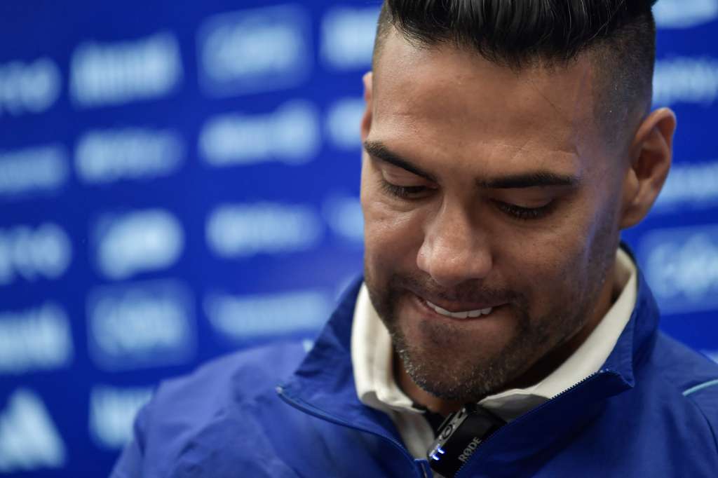 Presentación del nuevo jugador de Millonarios en el estadio El Campin de Bogotá