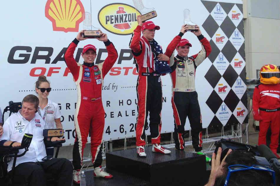 El piloto colombiano subido en el podio después de la válida disputada en Houston. / Prensa Gabby Chaves.