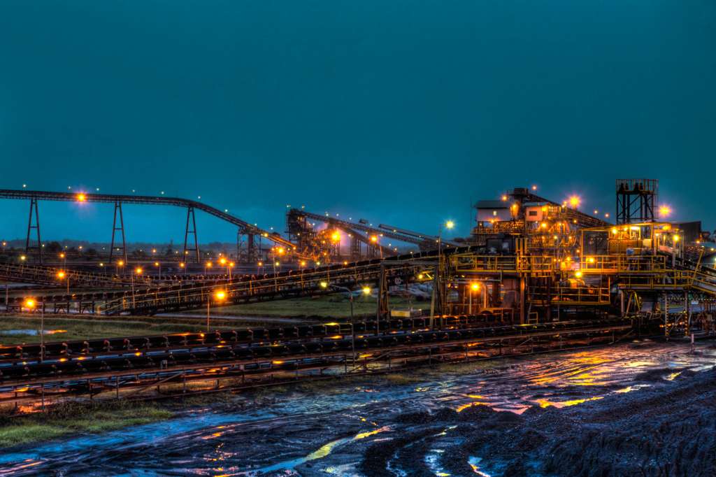 Central a carbón Kelanis, en Indonesia. El JETP apunta a lograr un pico de emisiones del sector eléctrico en 2030 y cero emisiones netas en 2050.