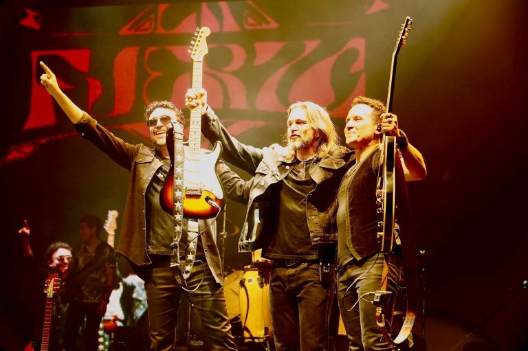 Fonseca celebró 20 años de carrera: Andrés Cepeda y Juanes cantaron con él