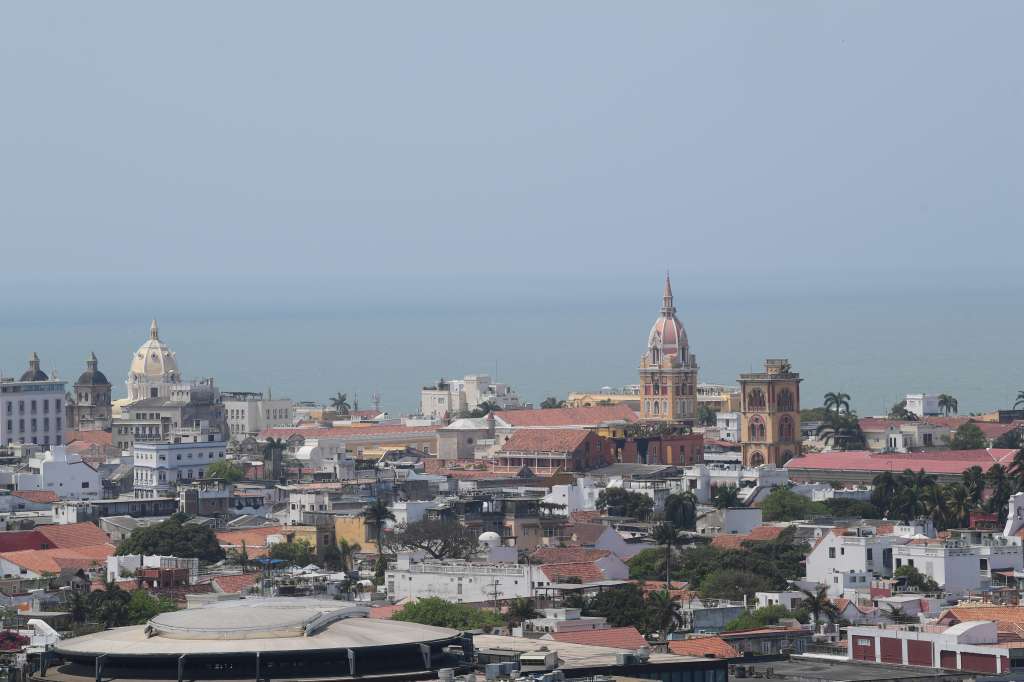 Evacuan edificios en el Centro Histórico de Cartagena tras el sismo en Panamá
