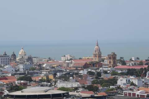 Evacúan edificios en el Centro Histórico de Cartagena tras el sismo en Panamá