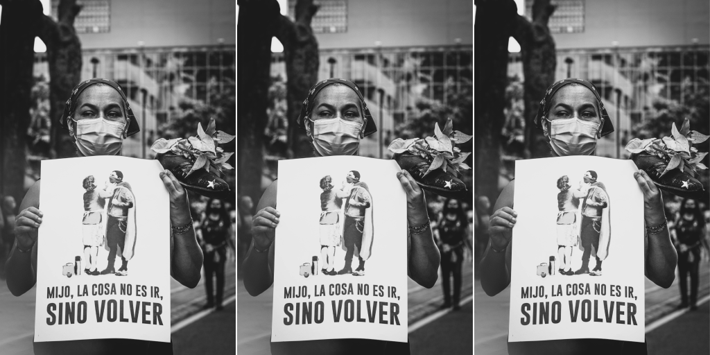 2021/05/27 Madres de desaparecidos marchando durante el paro nacional 2021.