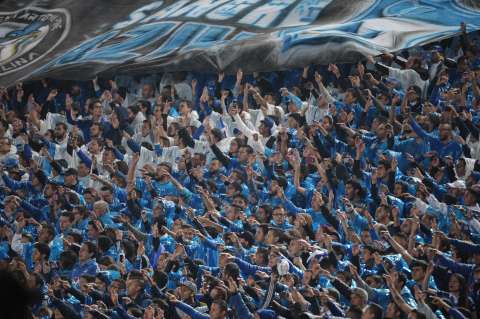 Hinchas y accionistas de Millonarios ejercen presión para la llegada de Fernando Uribe