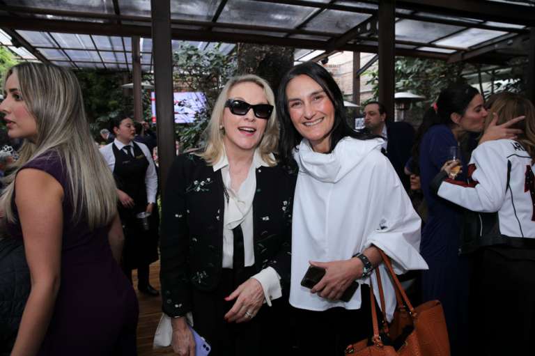 María Ema Mejía y Carolina Sánchez.
