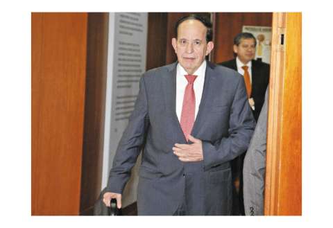 Los chats íntimos del exsenador Álvaro Ashton