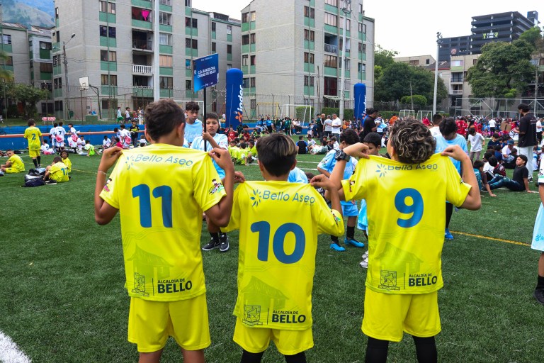 Más de 1.700 participantes del Baby Fútbol se sumaron a jornada de reciclaje en Antioquia