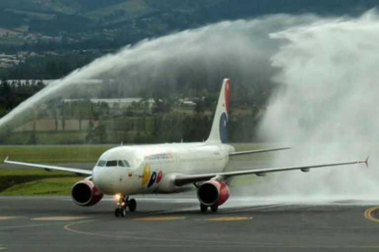 Un rayo impactó avión de VivaColombia en pleno vuelo