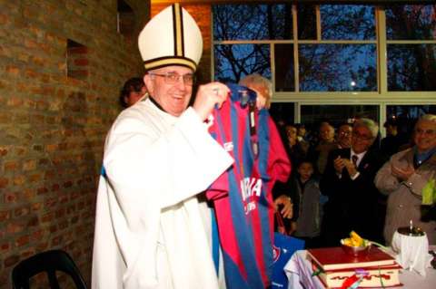 San Lorenzo vestirá una camiseta con dedicatoria al papa Francisco