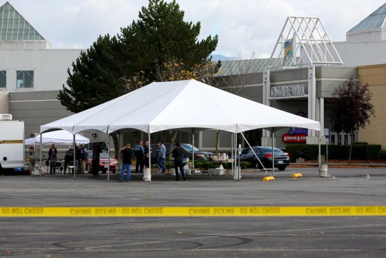 Detenido hombre señalado de disparar en centro comercial de Washington, EE.UU.
