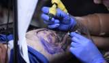 Mujer murió durante una sesión de tatuaje a domicilio en Bogotá