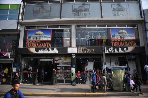 ¿Por qué cerraron los almacenes de ropa de Tierra Santa?
