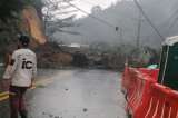 Carretera que comunica a Medellín con La Ceja permanece cerrada tras deslizamiento de tierra
