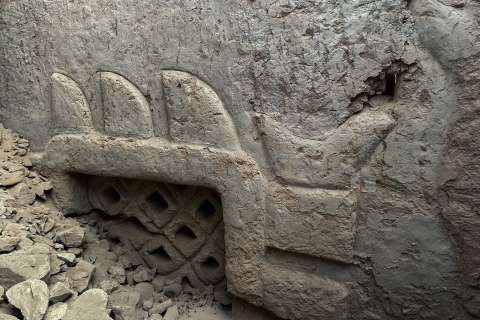 Descubren mural prehispánico intacto de más de 3.000 años en norte de Perú