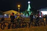 Bogotá salió de noche: más de 2 millones de personas asistieron a la Ciclovía Nocturna