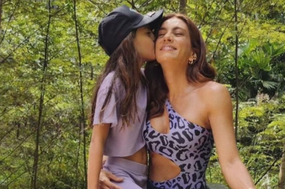 La presentadora Andrea Serna mostró cómo convive su hija en la ‘Ciudadela’ del ‘Desafío XX’ mientras ella está en grabaciones.