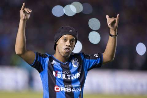 Presencia de Ronaldinho en México dispara precios de la boletería