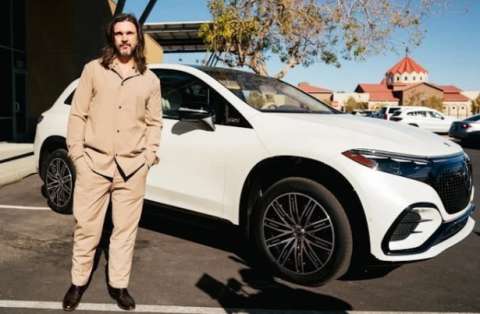 Juanes, el primer artista en probar el audio Dolby Atmos de Mercedes-Benz