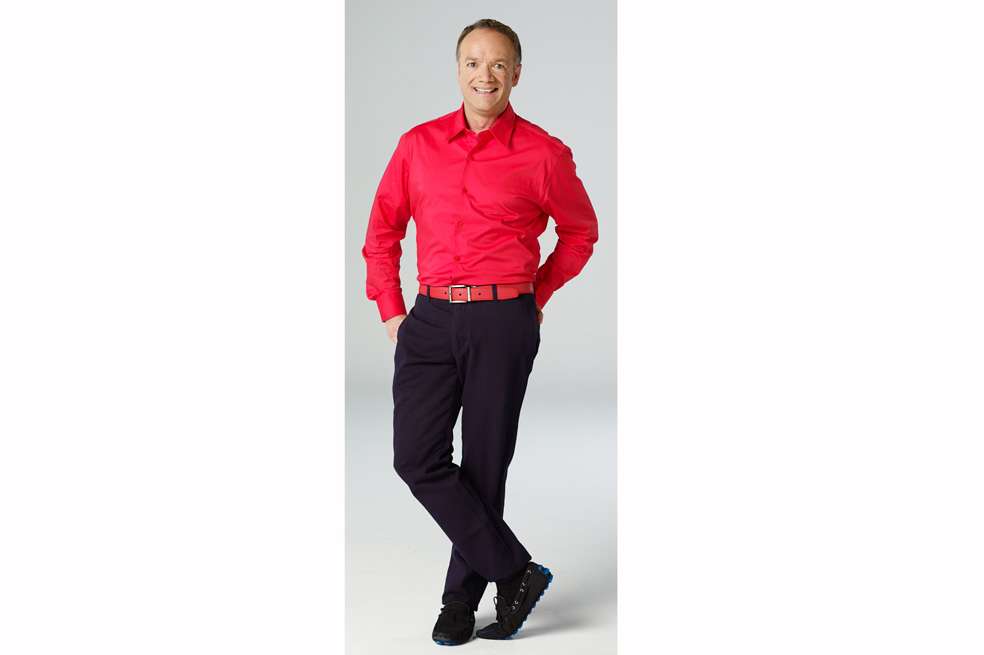 Carlos Giraldo empezó en la televisión a los 35 años y ya lleva 17 en el medio. Es uno de los presentadores de ‘La Red’, del Canal Caracol. / Cortesía Caracol TV