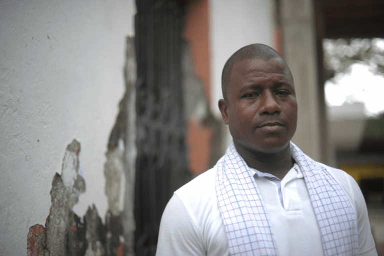 La resiliencia de “Lewis” Moya, líder social del Bajo Atrato