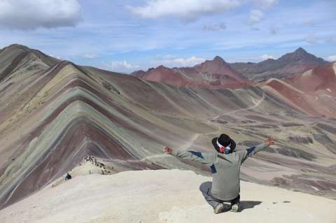 El misterio que hay detrás de las montañas de colores en Perú