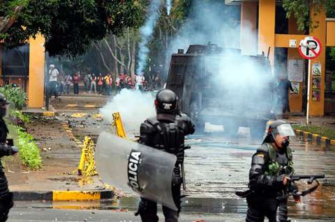 Policía muere tras disturbios en Universidad del Valle