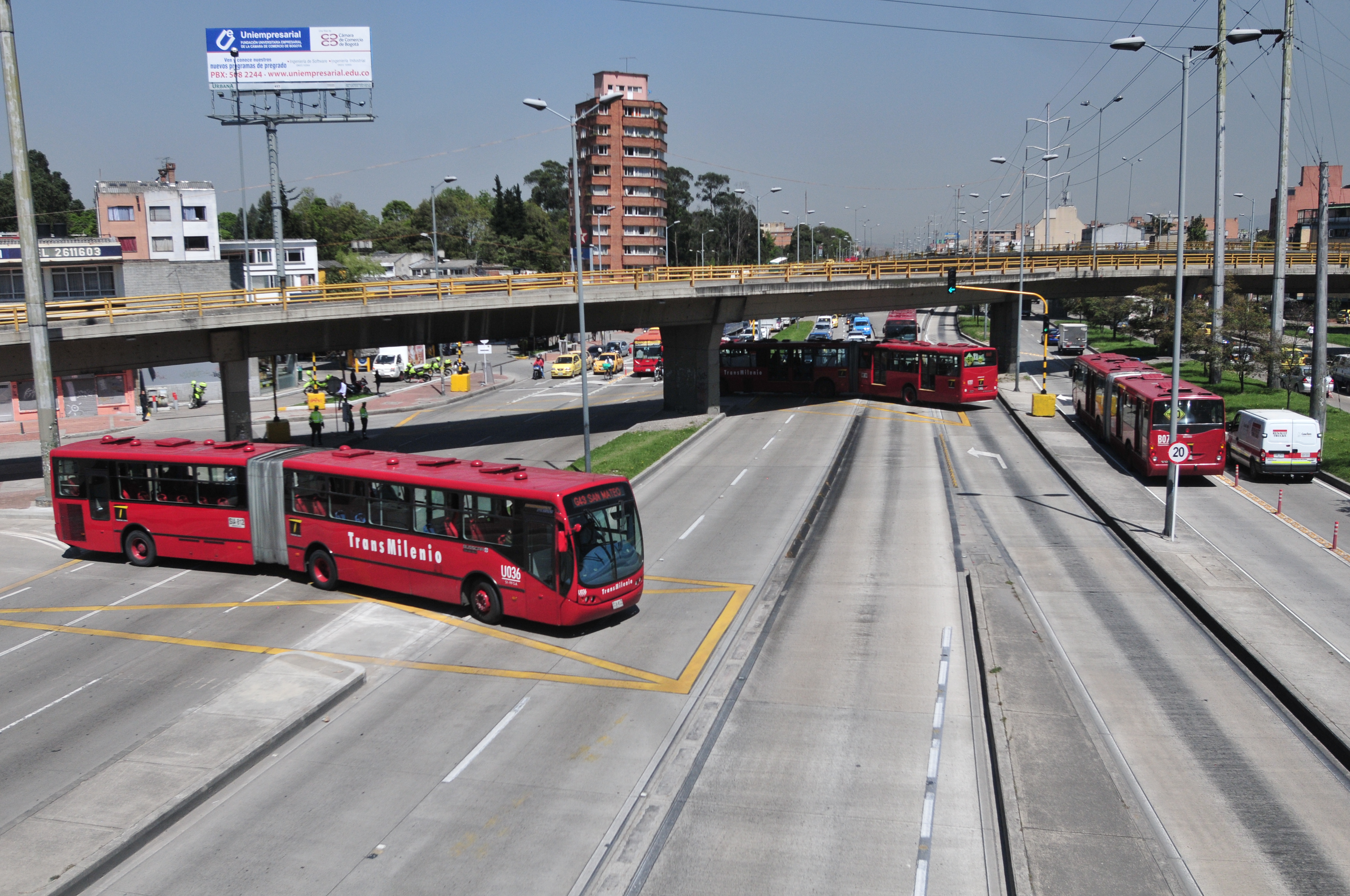 Apertura de la conexión de transmilenio entre la calle 26 con la carrera 30.