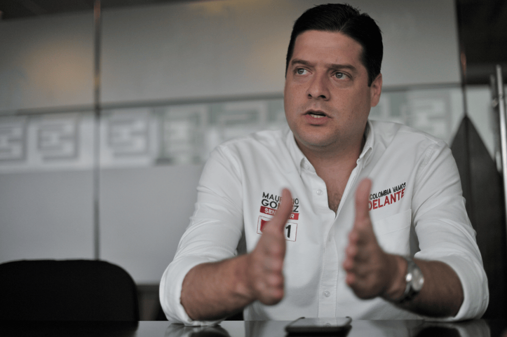 El senador Mauricio Gómez Amín es el otro denunciado en el caso.