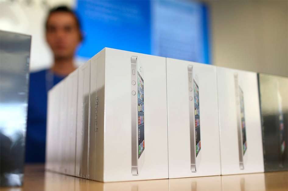 Los iPhone 5 superaron todas las expectativas de ventas / AFP