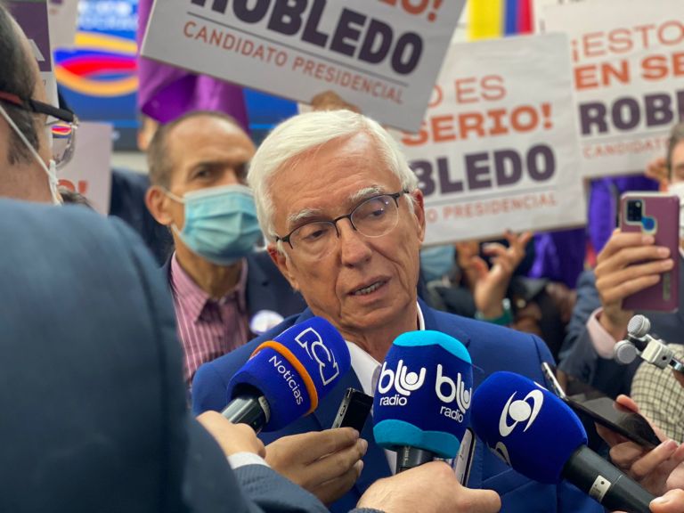 Robledo exaltó la recuperación del aparato productivo, la defensa del agro y la industria nacionales, la generación de fuentes de empleo, la lucha contra la corrupción y la profundización de los derechos democráticos de la ciudadanía como las principales banderas de su candidatura.