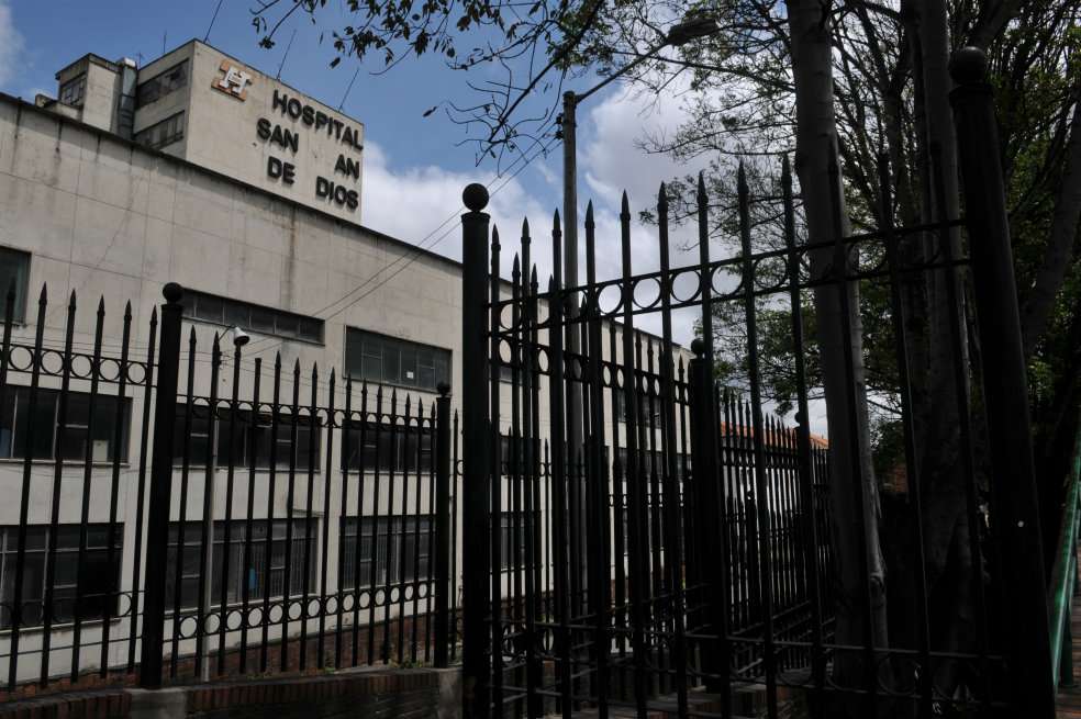 El objetivo de la Alcaldía es reabrir poco a poco los servicios del hospital San Juan de Dios. / Óscar Pérez