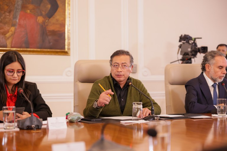 Disputas internas desestabilizan al gobierno: han salido 16 altos funcionarios en 90 días