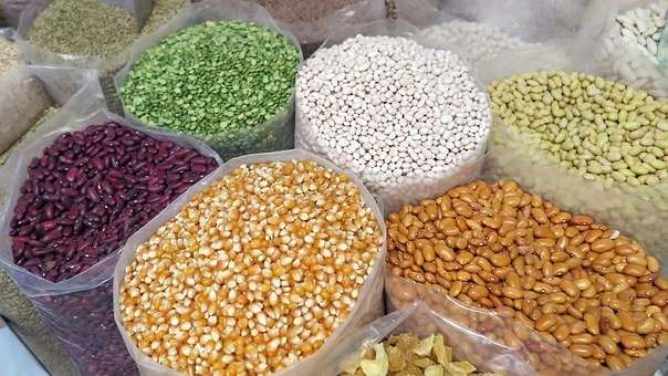 El arroz y el maíz son ingredientes infaltables para preparar distintas recetas que acompañan alguna de las tres comidas del día.