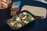 EE. UU. aprueba venta de carne de pollo creada en laboratorio