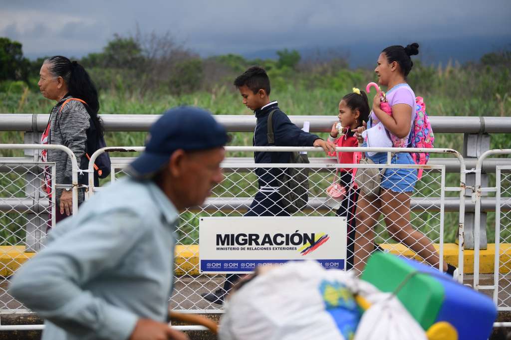 La Asociación Madres del Catatumbo por la Paz, organización que se dedica a la recuperación de niños y niñas reclutados por grupos al margen de la ley.
En lo que va del año, ha logrado recuperar a 72 menores de edad que fueron combatientes.