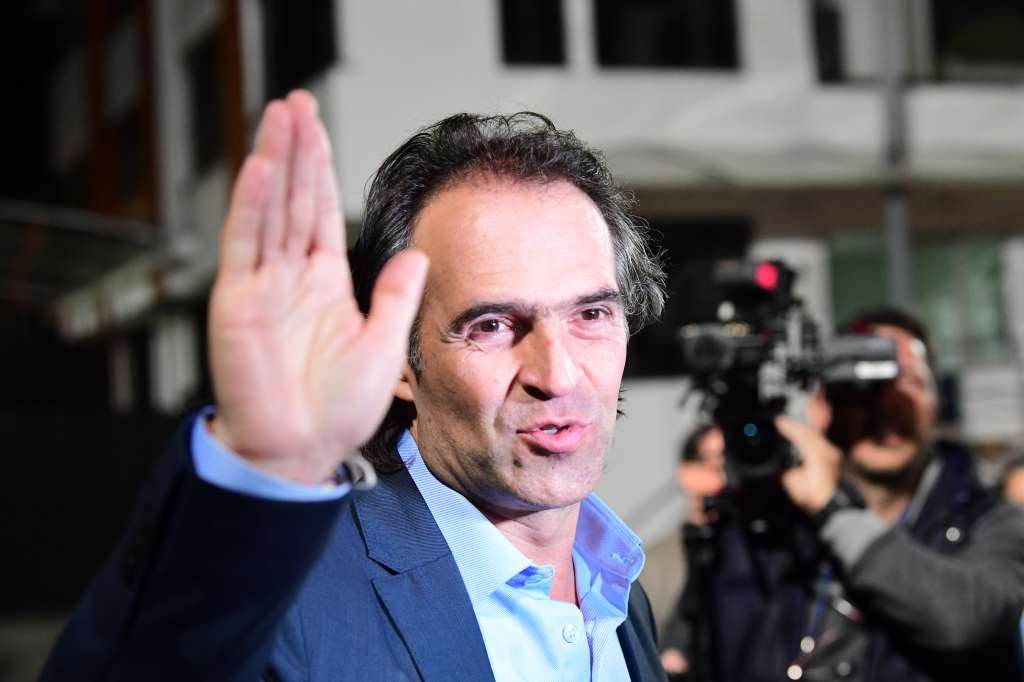 Candidato a la presidencia de Colombia durante el debate organizado por Caracol TV