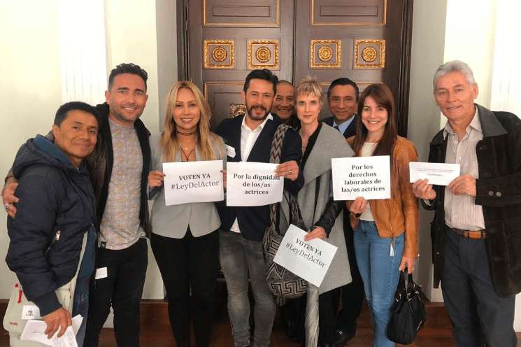 Algunos actores hicieron presencia en el Congreso para apoyar el proyecto. / Captura de pantalla de Twitter