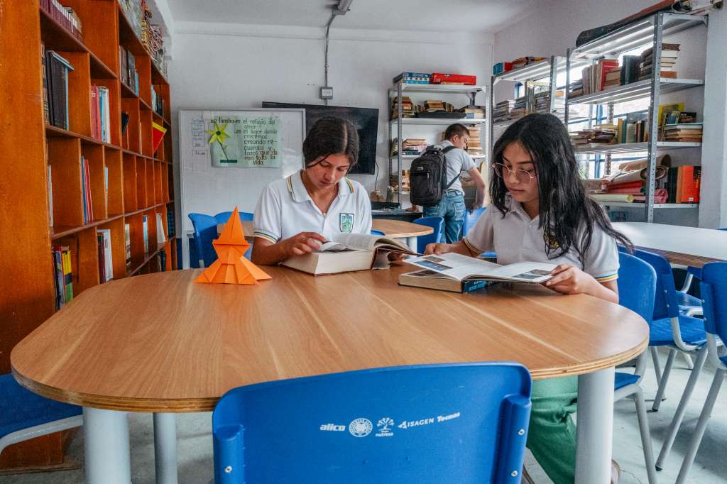 El Programa de Desarrollo Comunitario, PDC, es la iniciativa de inversión social voluntaria más grande de ISAGEN y en 15 años de recorrido se han ejecutado cerca de 700 proyectos de beneficio comunitario