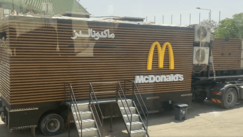 McBienvenida: Arabia recibe a Trump con contratos… y un combo doble