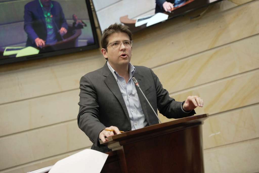 Senador Miguel Uribe, Centro Democrático