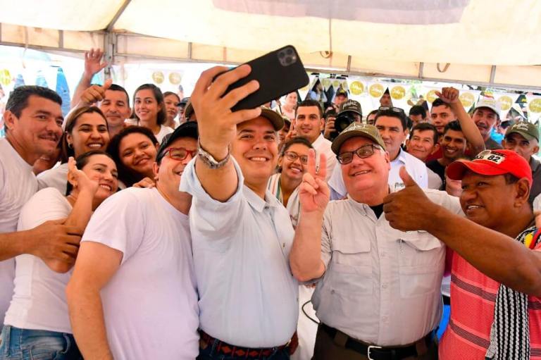 El Espectador le explica: ¿Quién es Howard Buffett y por qué donará US $46 millones para excocaleros colombianos?