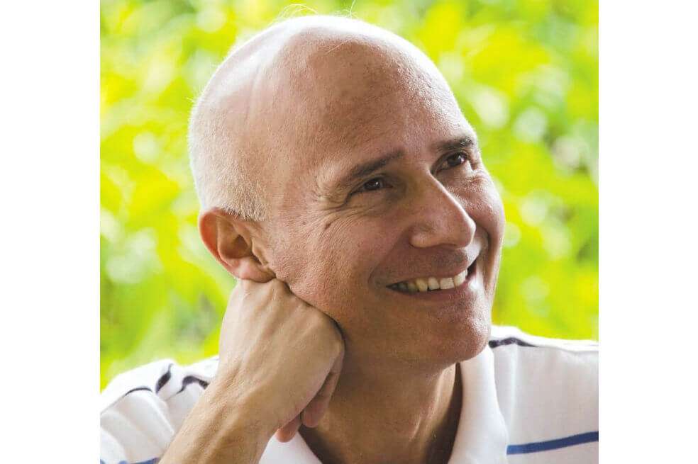 Octavio Escobar Giraldo, quien ha escrito libros como “De música ligera” y “Mar de leva”. / Cortesía