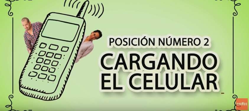 Posición sexual: cargando el celular