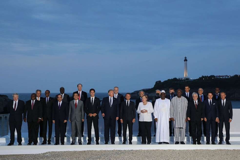 Los líderes del G7 posan durante la cumbre que tiene lugar en la localidad de Biarritz, Francia. / AFP